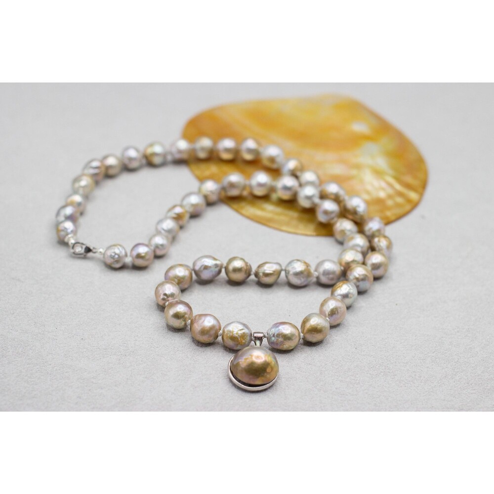 22 Gray Bronze Edison Pearl Necklace with Mabe  Pendant in the Center